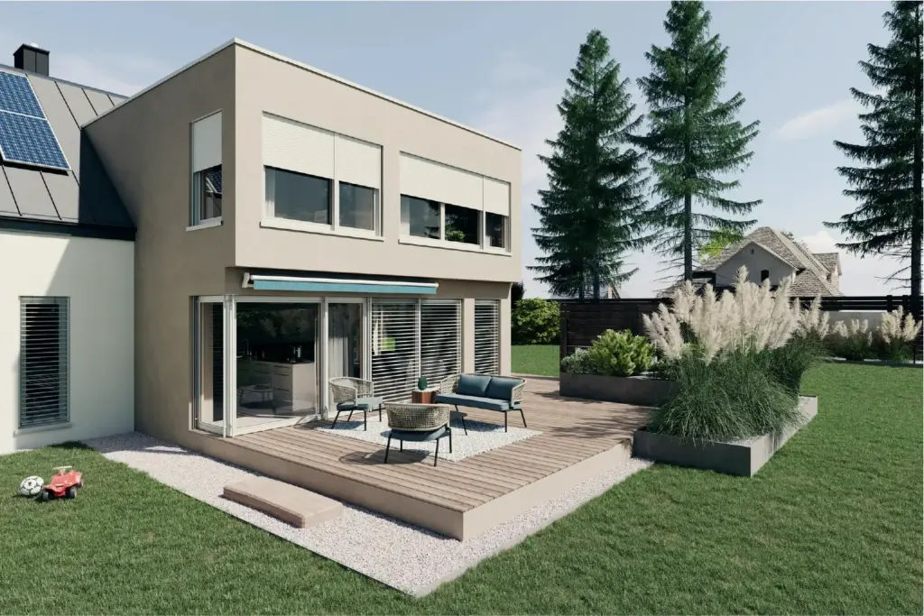 Moderne Terrasse mit Gartenmöbeln und Rasen, umgeben von Pflanzen und Bäumen, neben einem zweistöckigen Haus.